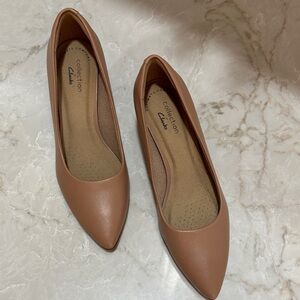 Clarks Women's Brown Pointed Flats